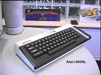 The ATARI 600XL was ATARI Inc.'s most affordable system. Released in 1983, it came with 16Ko of RAM (expandable to 64Ko) and was released both in the United States and in Europe where it was a strong seller. PBI. NTSC/PAL.
